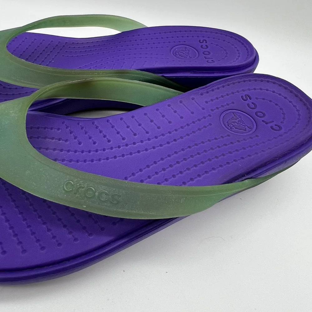 Crocs Carlie Wedge Flip Flops Womens 6 Purple Green Strap Platform Thong Sandals